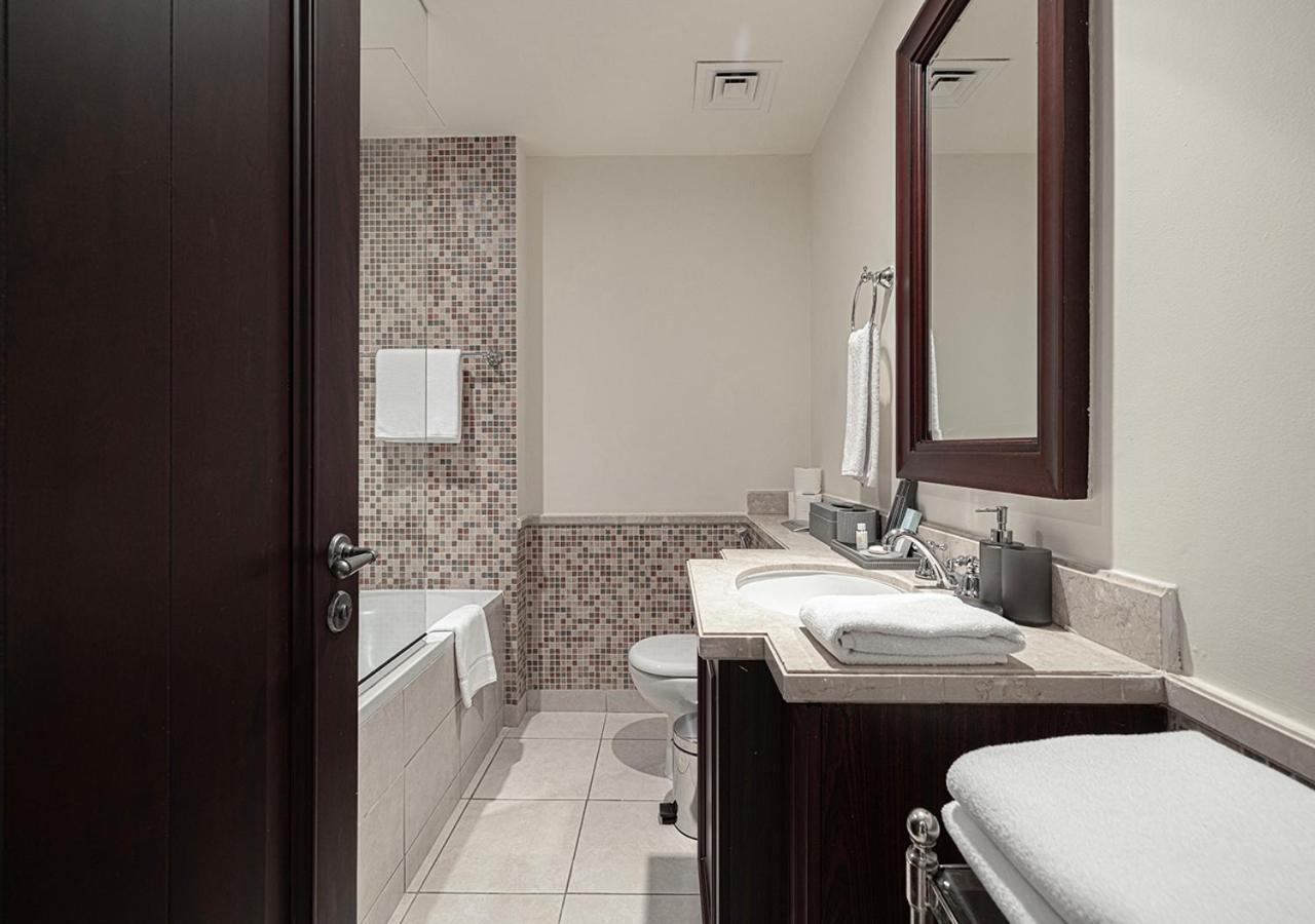 Luxury 1-bedroom Apartment, 5 Min To Mall Apartment *