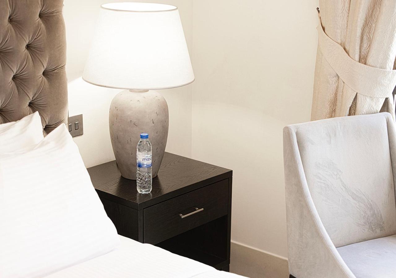 Apartment Luxury 1-bedroom Apartment, 5 Min To Mall Dubai