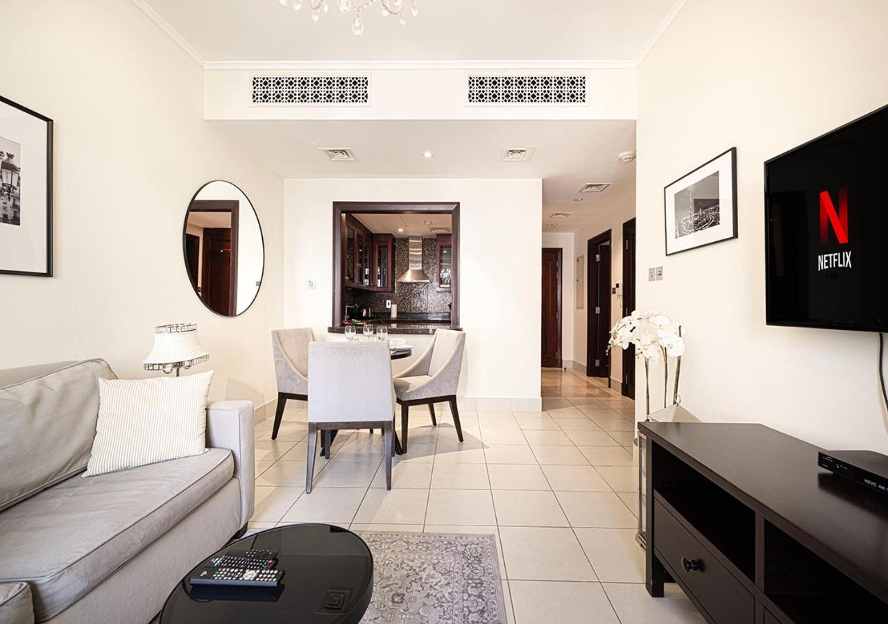 Luxury 1-bedroom Apartment, 5 Min To Mall